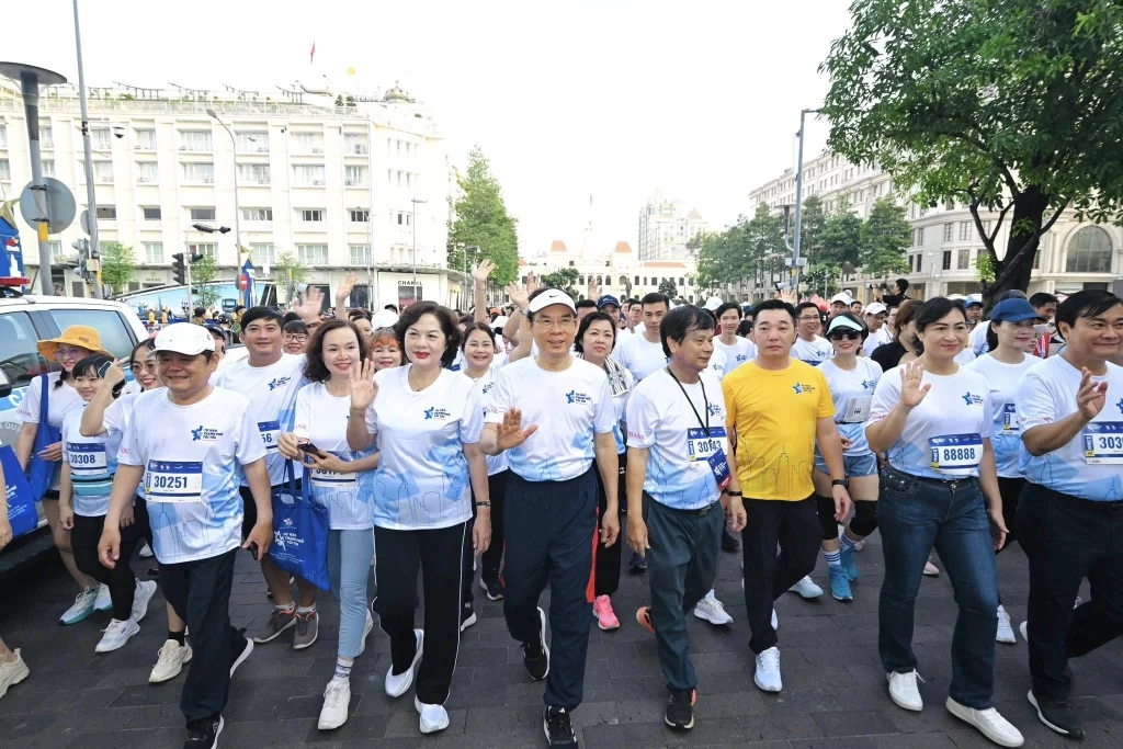 Hơn 1.000 nhà báo tham gia giải chạy 'Tự hào Thành phố tôi yêu' 3 Hơn 1.000 nhà báo tham gia giải chạy 'Tự hào Thành phố tôi yêu'