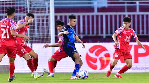 Bình Định (áo xanh) thua CLB TP HCM 0-1 ở vòng 25 V-League 2024-2025, trên sân Thống Nhất, TP HCM ngày 15/6/2025.